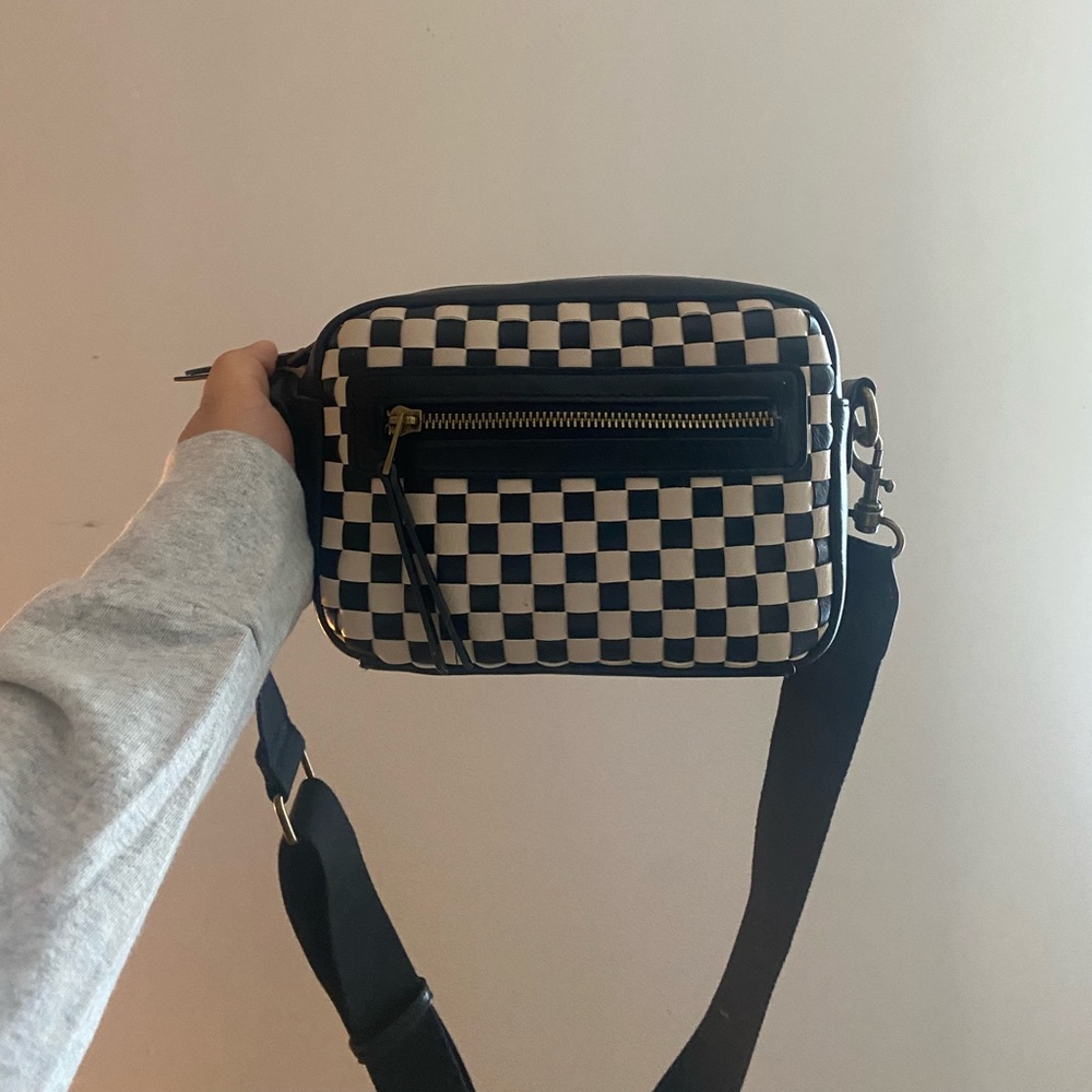 adorable small crossbody purse 🖤